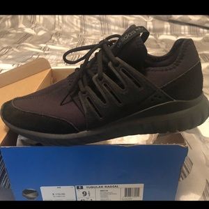 Adidas Black Tubular men’s size 9 1/2